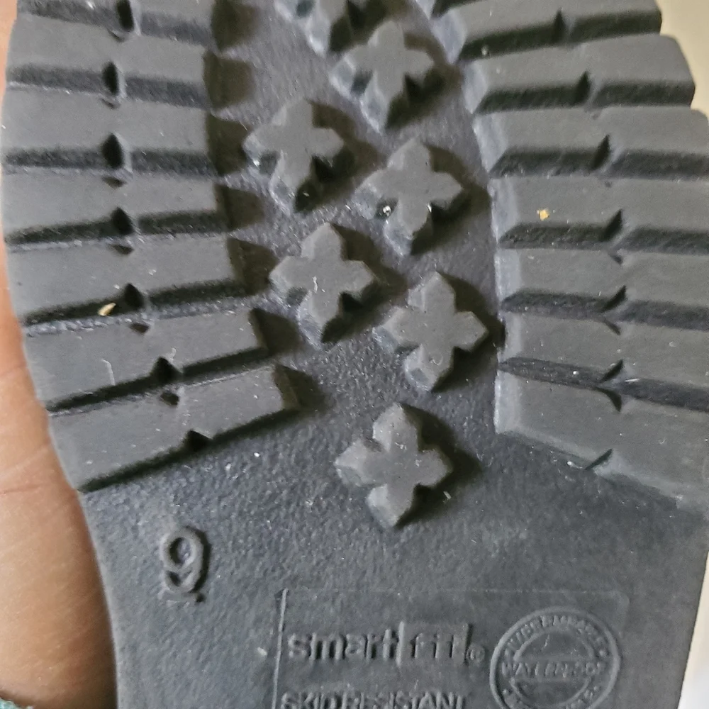 Boys‎ shoes